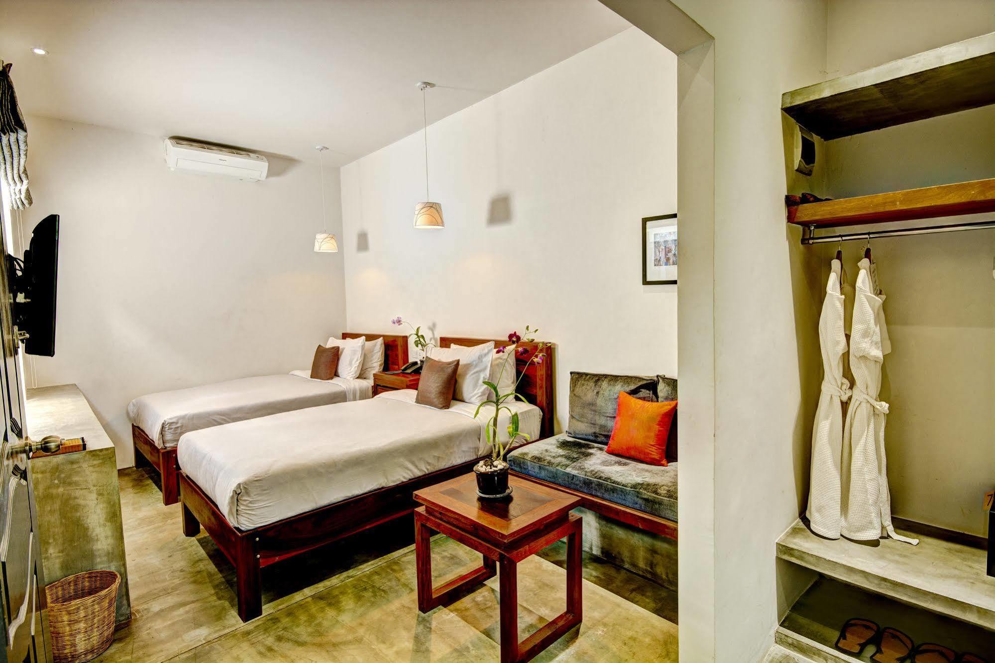 Santa Clara Boutique Hotel Siem Reap Exteriör bild