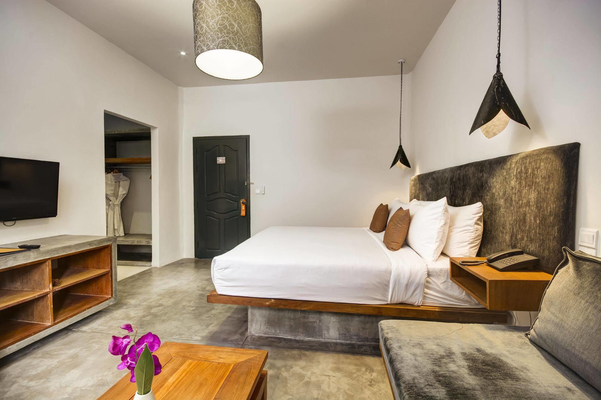 Santa Clara Boutique Hotel Siem Reap Exteriör bild