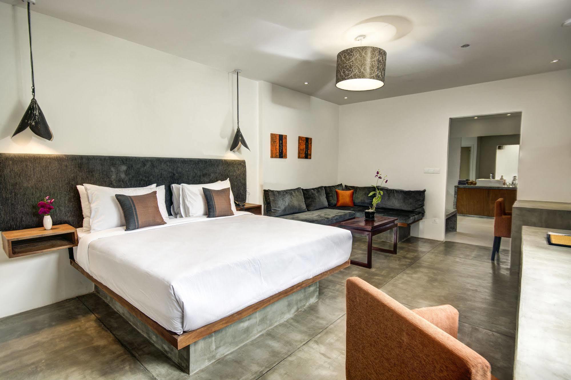 Santa Clara Boutique Hotel Siem Reap Exteriör bild